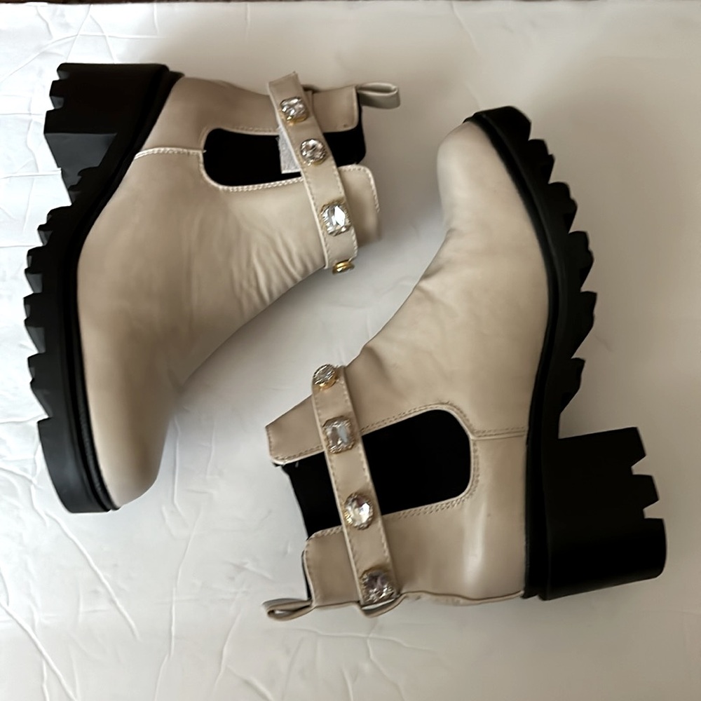 Ankle boots